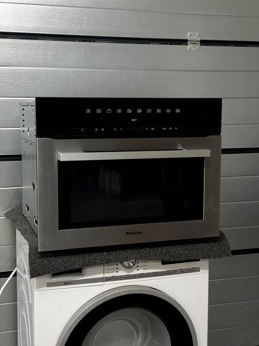 2в1 Духова шафа з мікрохвильовою Miele H 7140 BM духовка з СВЧ