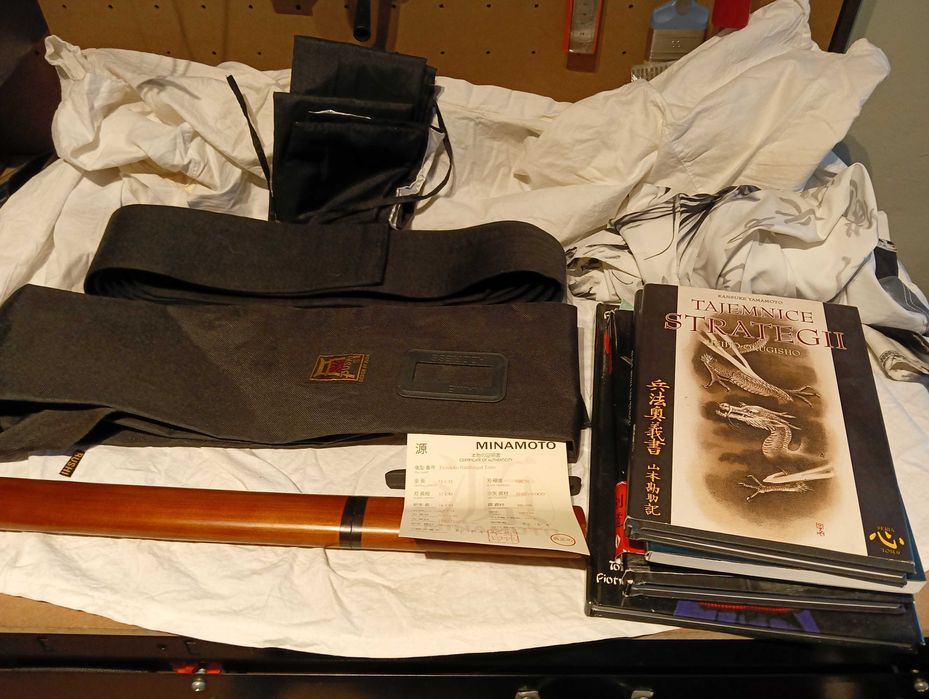 Zestaw dla fana japońskich sztuk wali, szermierki japońskiej