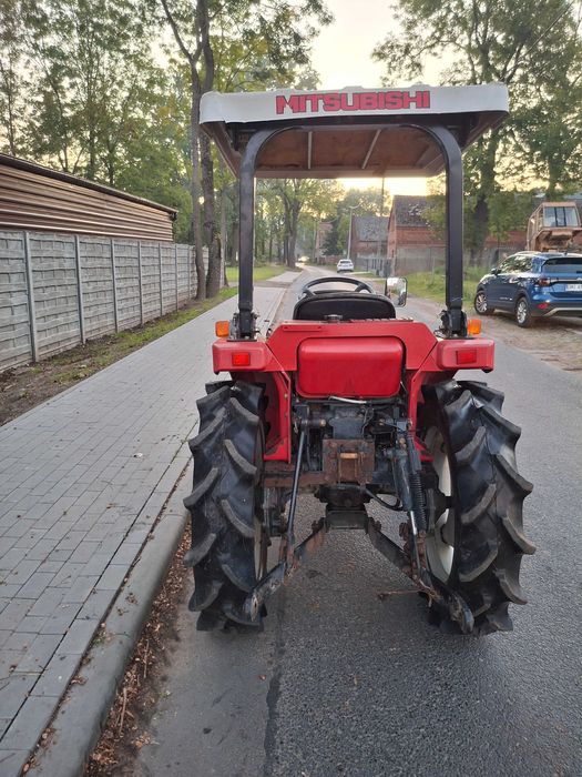 Traktorek Mitsubishi mt200