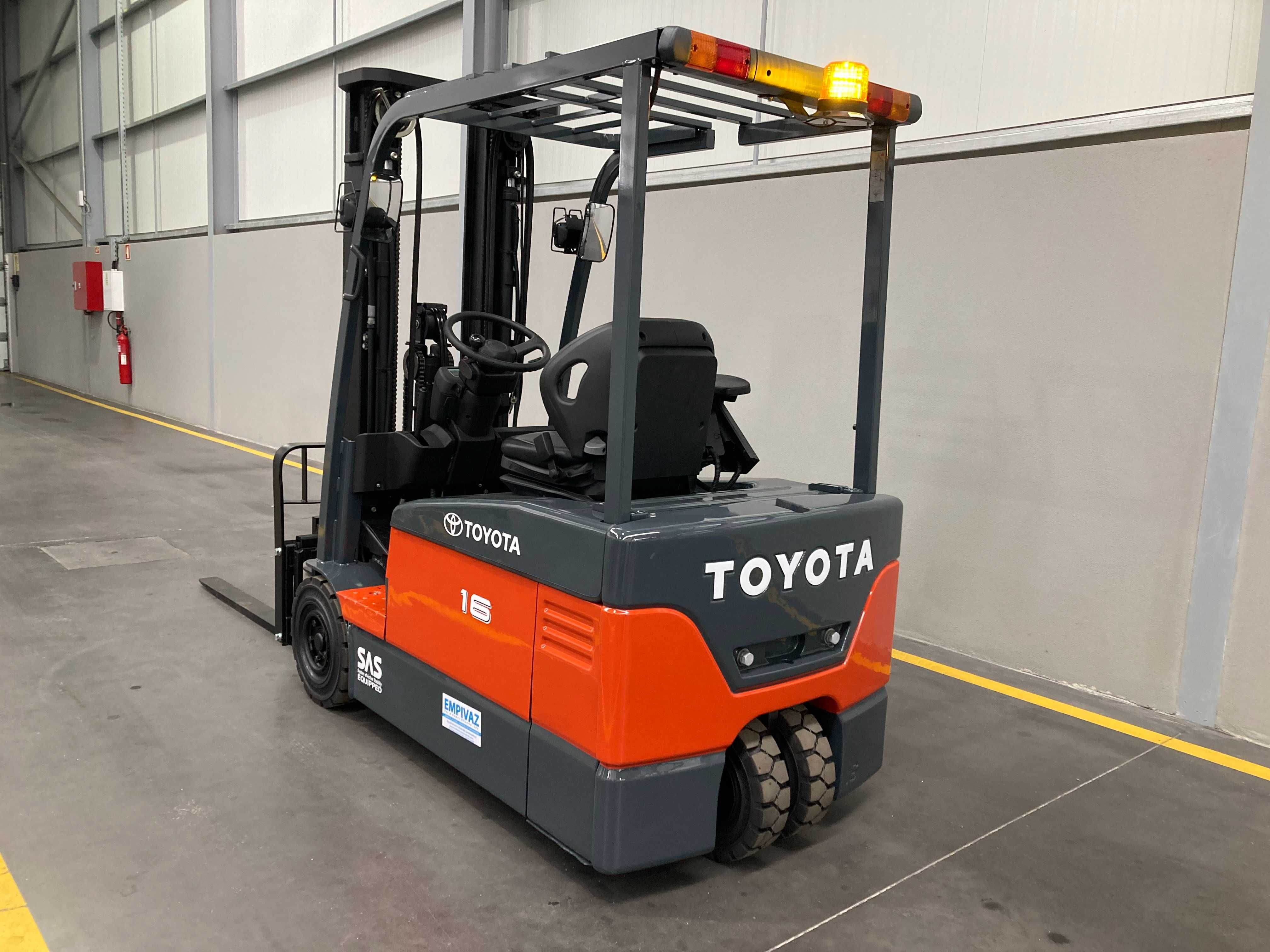 Empilhador Toyota elétrico - 1600 kg