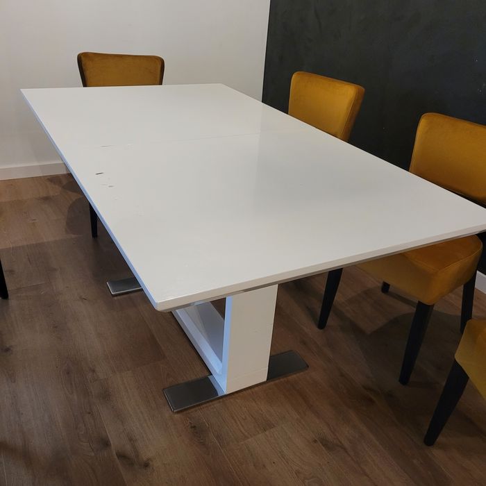 Stół rozkładany biały