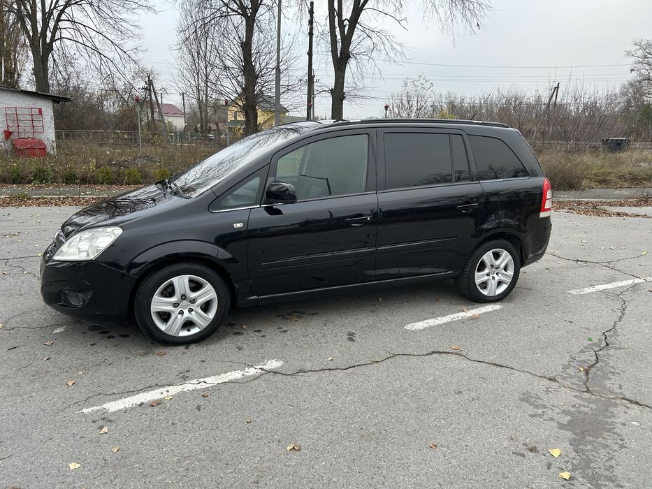 Opel zafira 2010 1.9tdi
