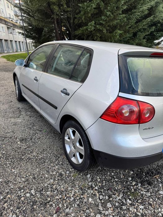 Volkswagen Golf 5 – 2005 | 200.000 km | Sem nada a fazer!