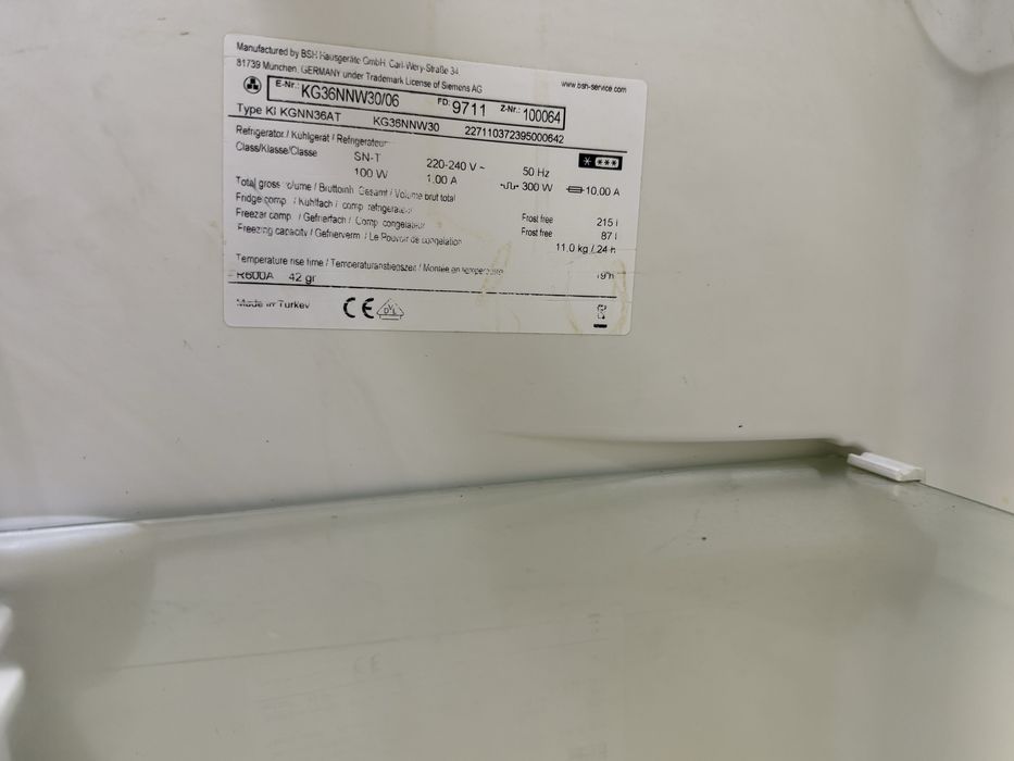 Холодильник Siemens KG36NNW30