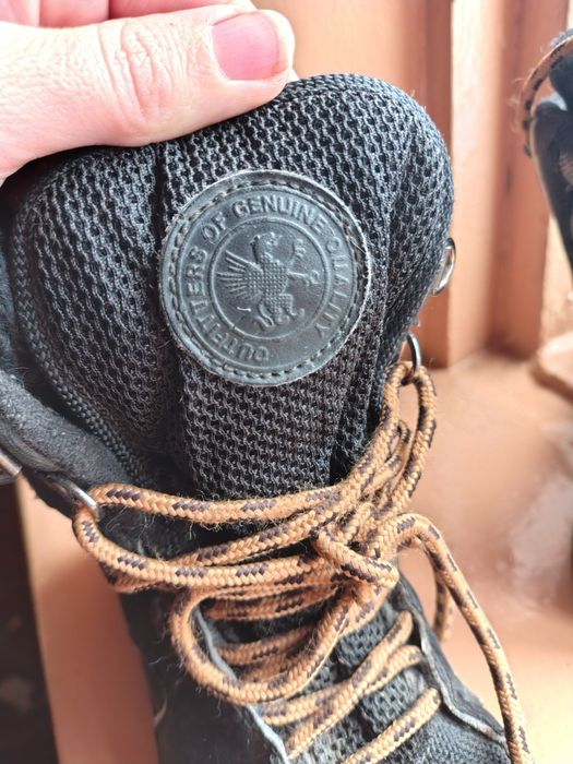 Ботинки на мальчика Next, рамер 30
Размер - 30
Длина стельки - 19 см
Т