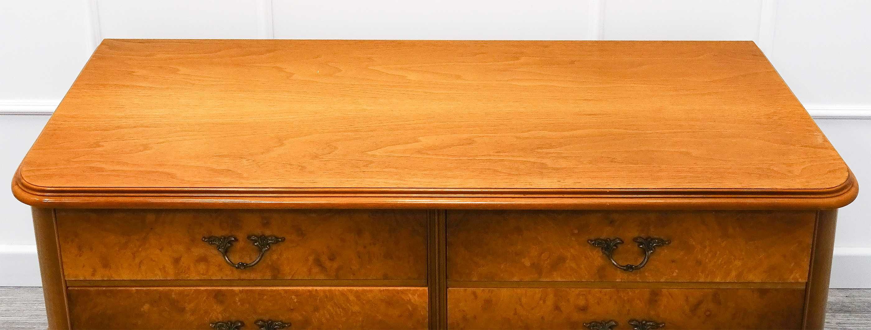 Drewniana KOMODA STYL CHIPPENDALE ORZECH komoda na nóżkach 4 szuflady
