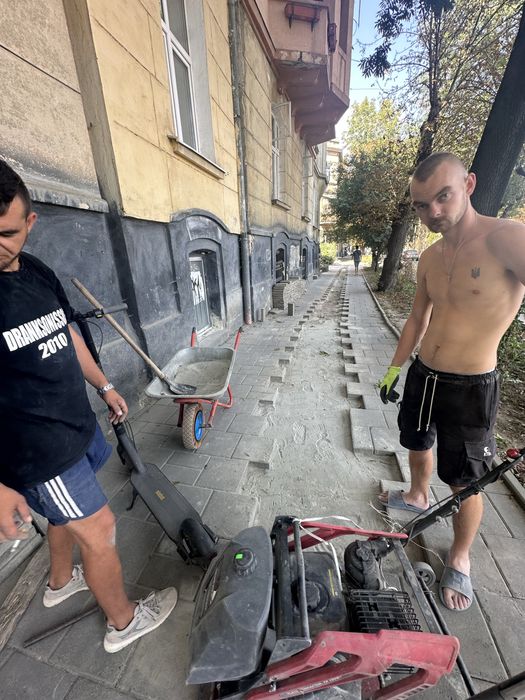 Копання землі траншей ровів  різноробочі послуги