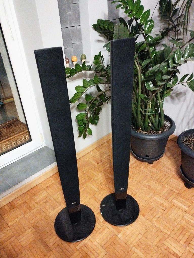 Glośniki LG SH33DH-S, SONY SS-A105 oraz subwoofer LG LHS - 25 SDW