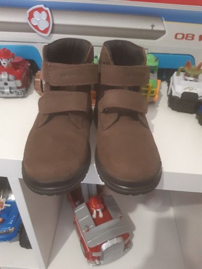 Bota Castanha Geox 29