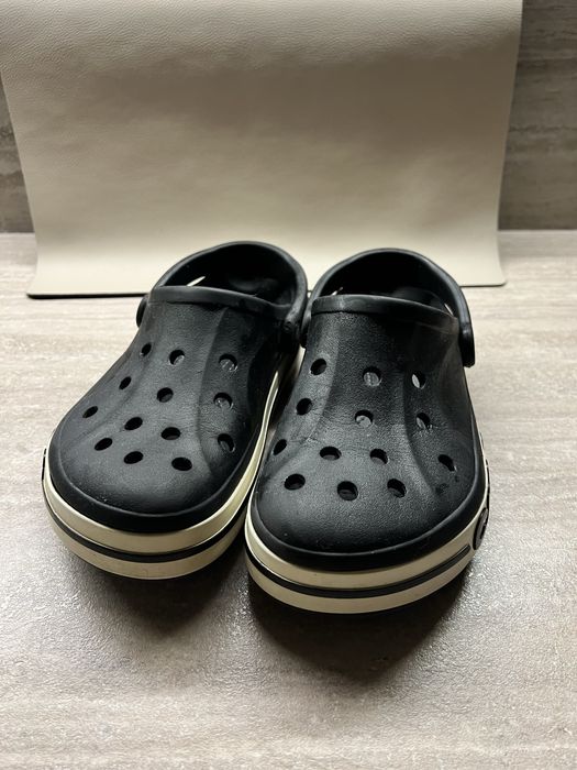 Crocs жіночі чорного кольору