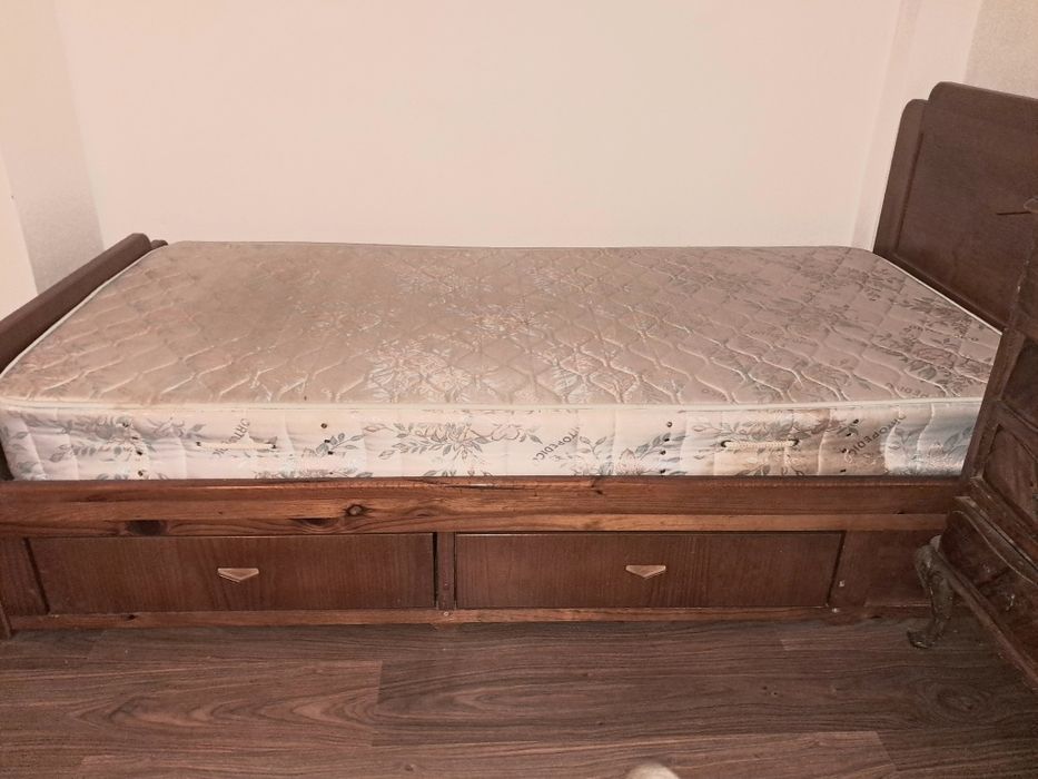 Cama de solteiro com colchão