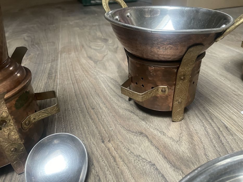 Indyjskie naczynia do restauracji rozne rodzaje