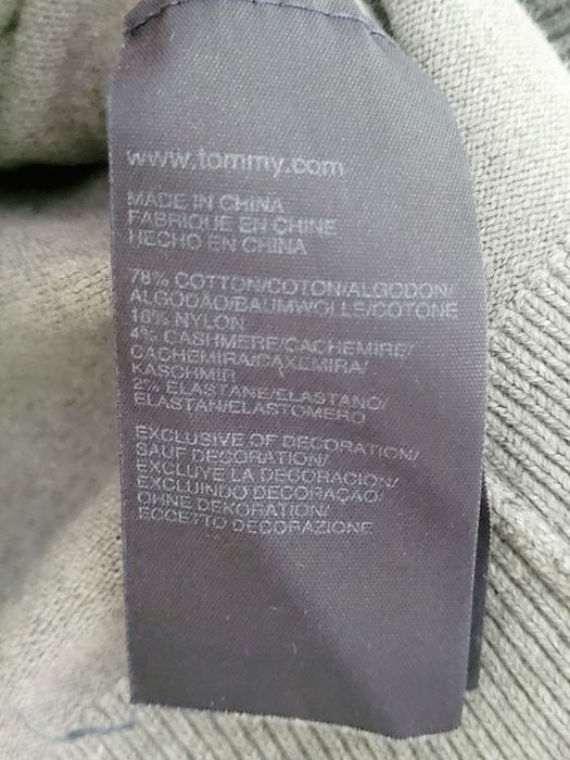 Sweter basic dekolt w serek premium