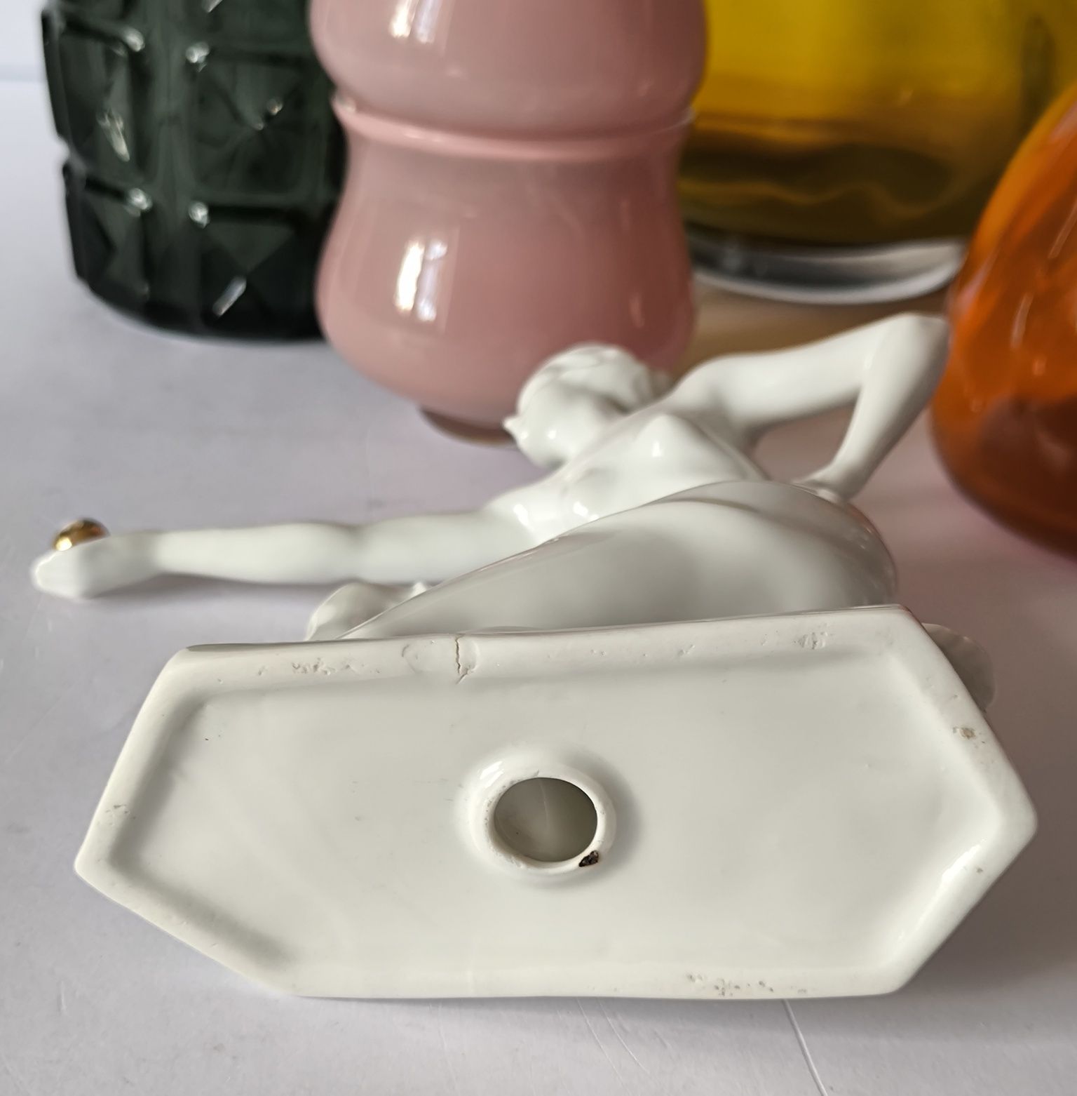 Figurka Art Deco kobieta z kulą Volkstedt Turyngia piękna porcelana