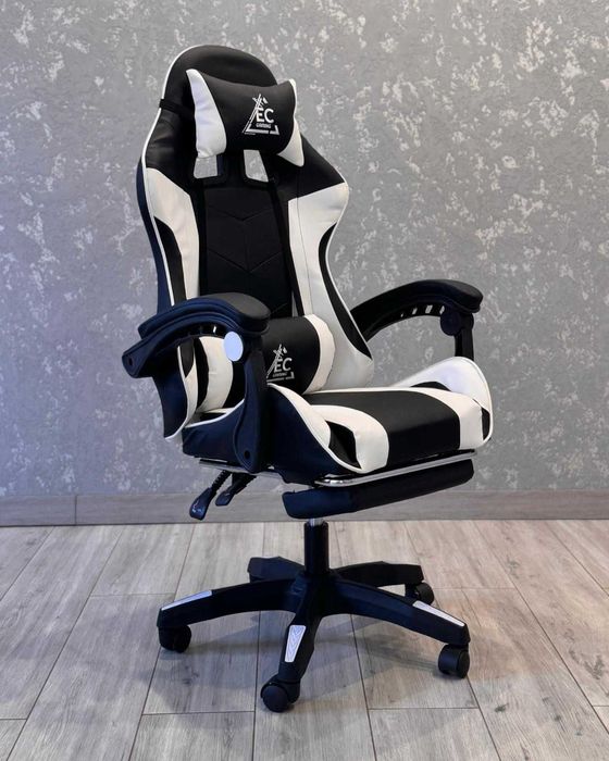 Компютерне крісло Геймерське крісло з підніжкою і 2 подушками до 120кг