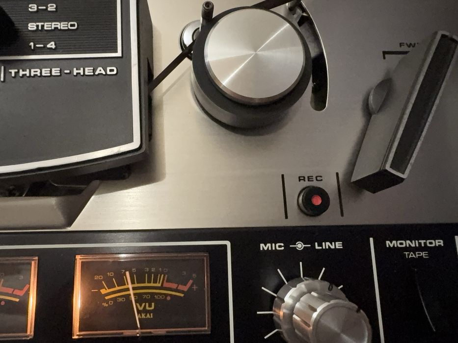 Магнітофон AKAI 4000 DS Mk-II в колекційному стані з десятком бобін