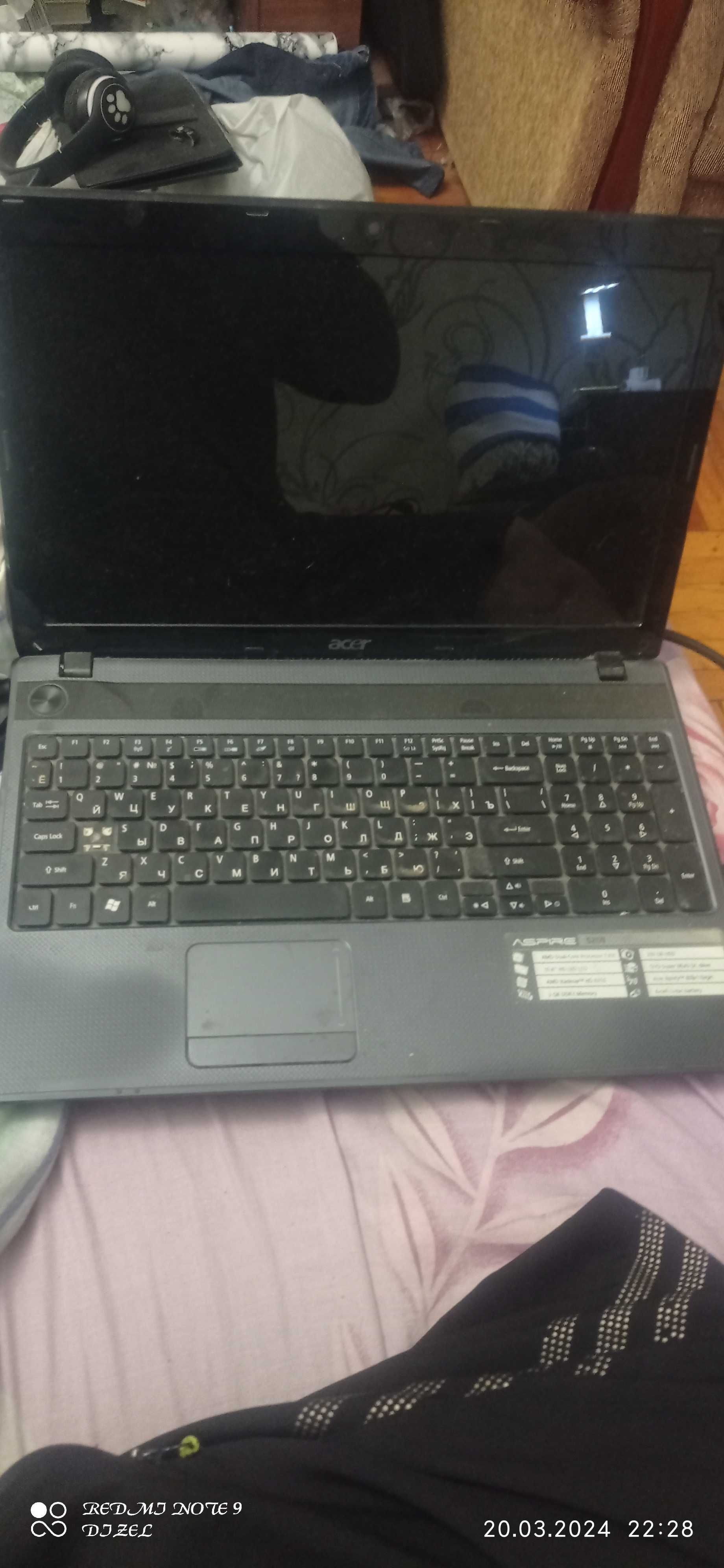 ACER 5250  15/6,8,320