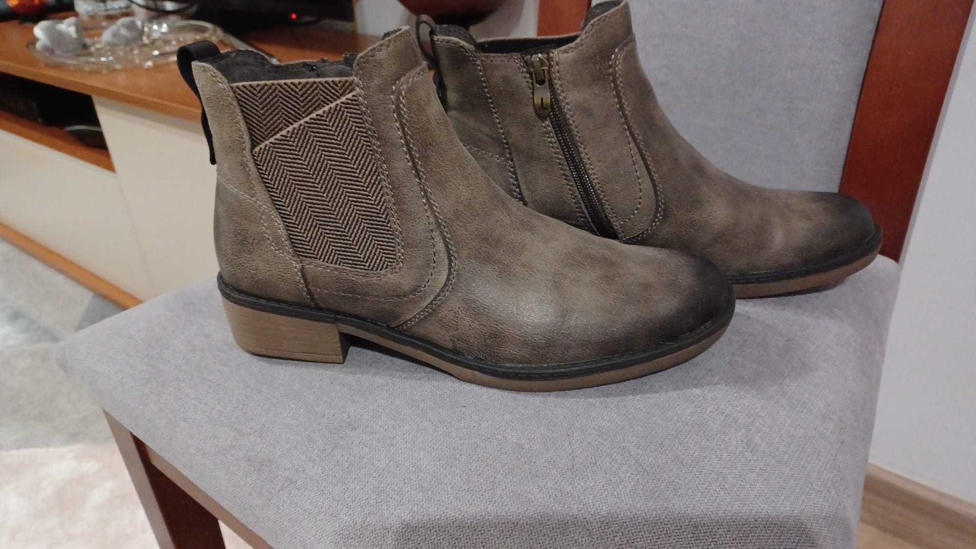 Botas novas tamanho 39