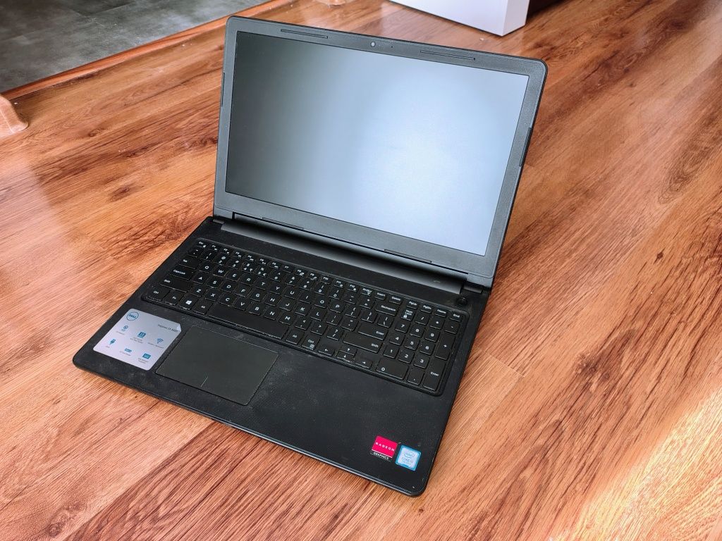 Laptop DELL 15 cali, Intel Core i5, 4 GB RAM,