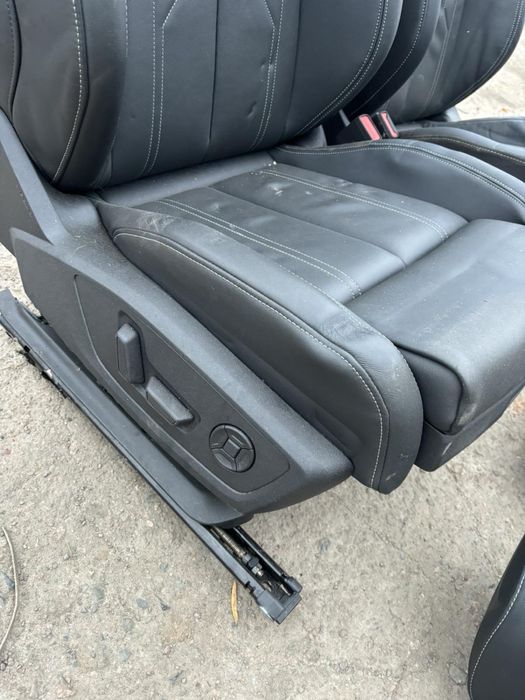 Audi q4 e-tron салон сиденья