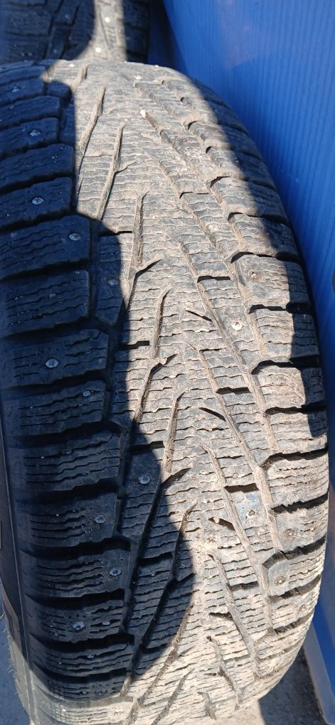 Диски р  з резиною nokian 255 70 15  р15 6 139.7  мітсубісі паджеро 2