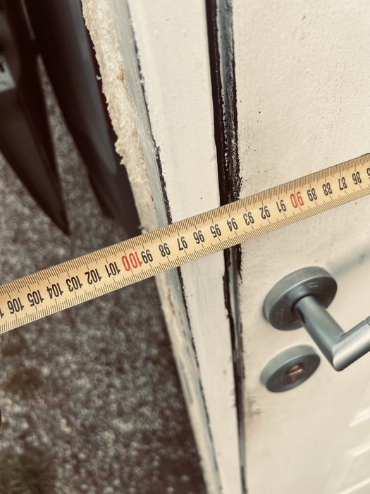 Drzwi zewnetrzne  90 prawe wewn. wym szer 97na 207 wys