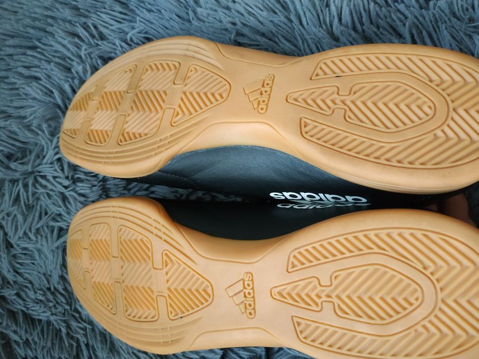 Кросівки чоловічі