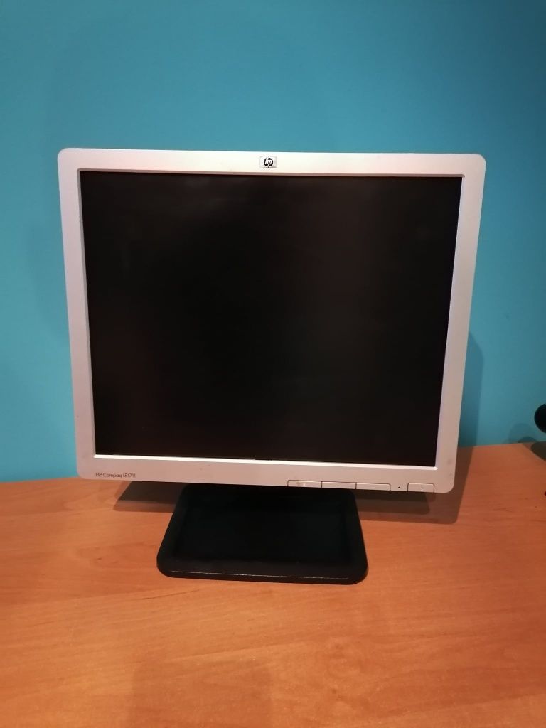 Monitory 17" dwie sztuki