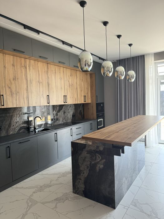 Продаж котеджу