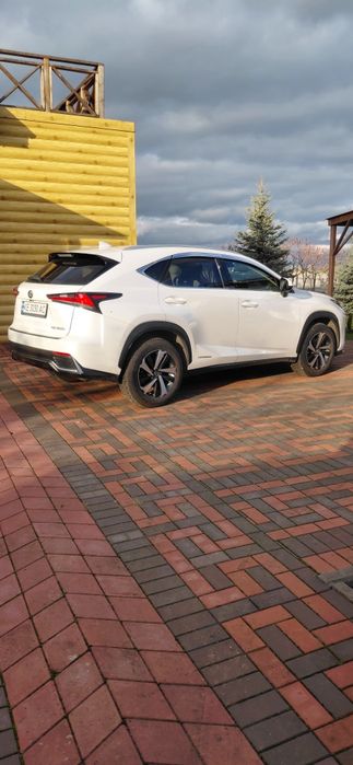 Гибрид Lexus nx 300