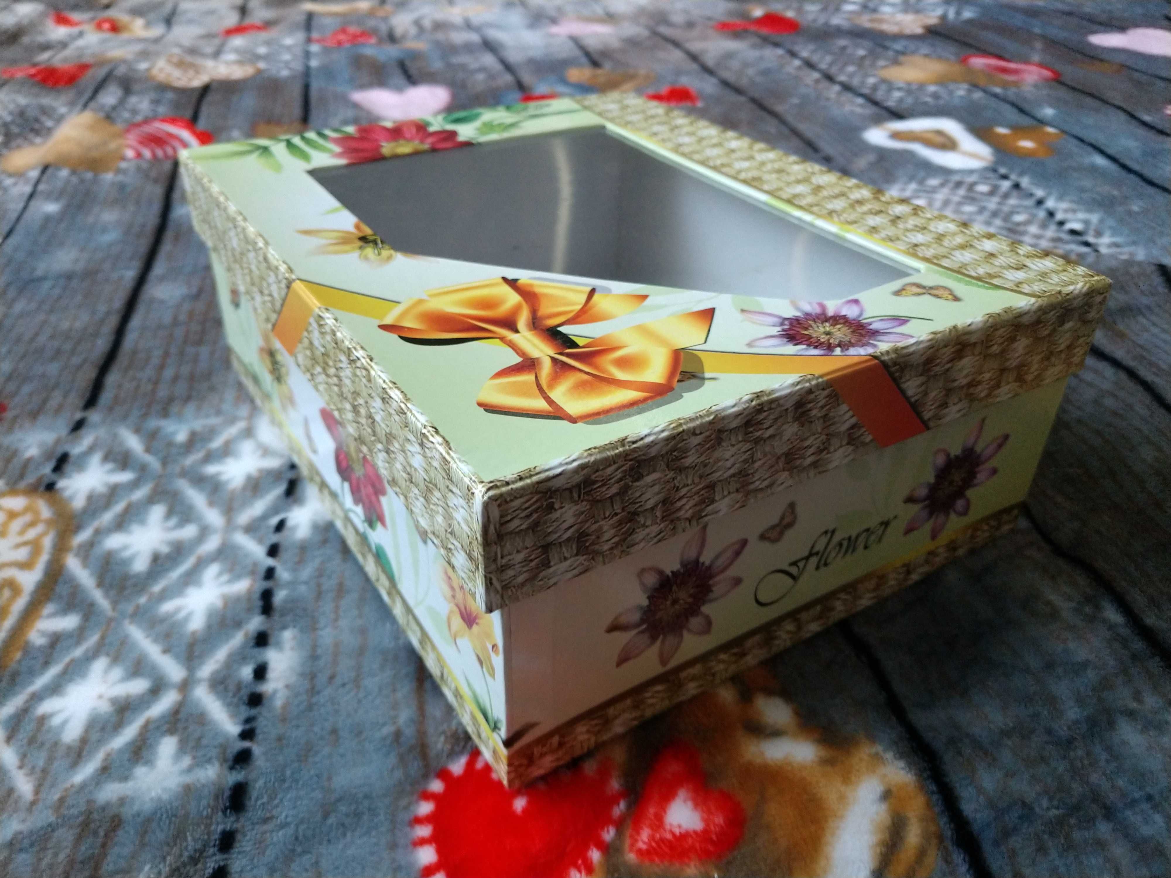 Коробочка картонна декоративна 21,5х17,5х8см, для подарунків