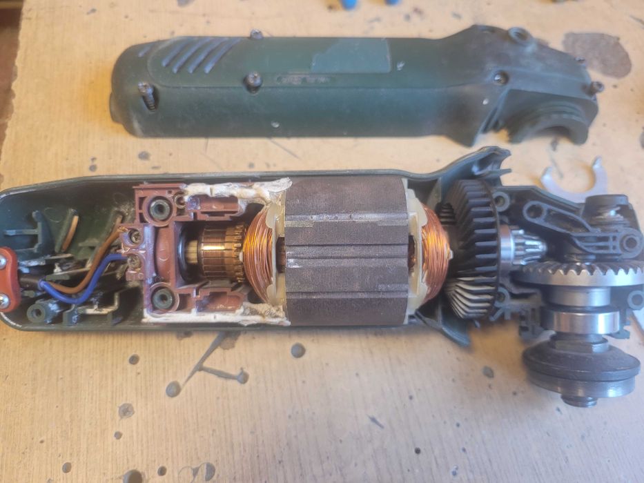 Szlifierka kątowa BOSCH  ,warunkowy  stan domowa . Do małej naprawy