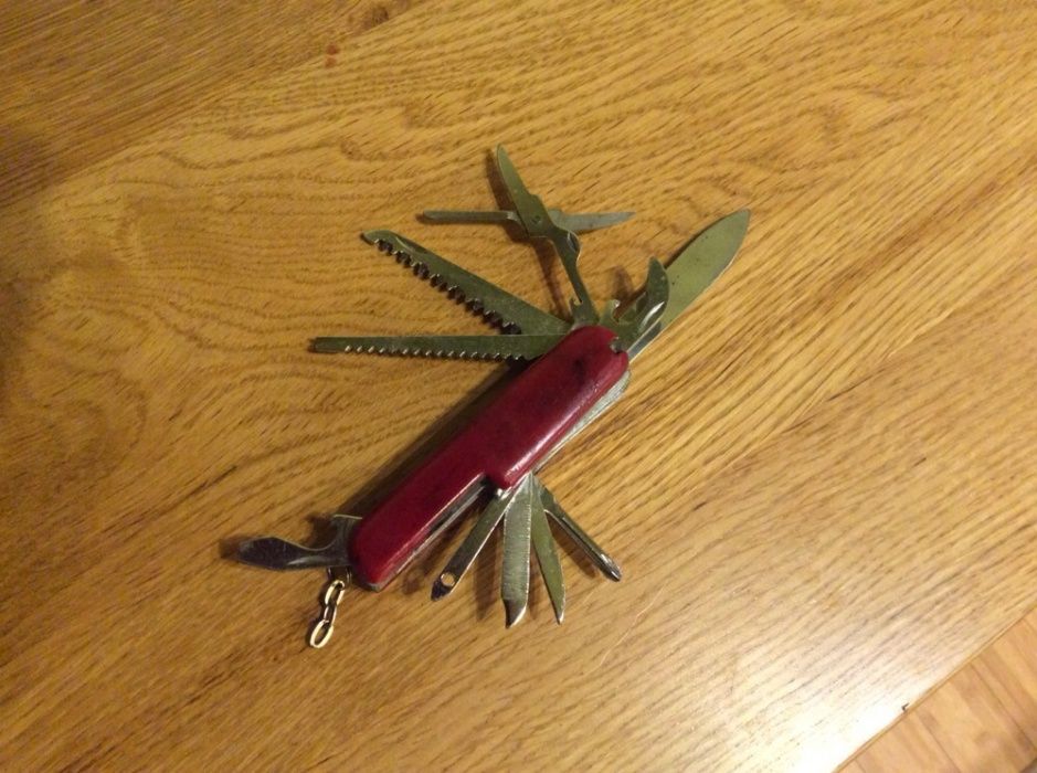 Scyzoryk marki STAINLESS, aż 10 - elementów, do kolekcji