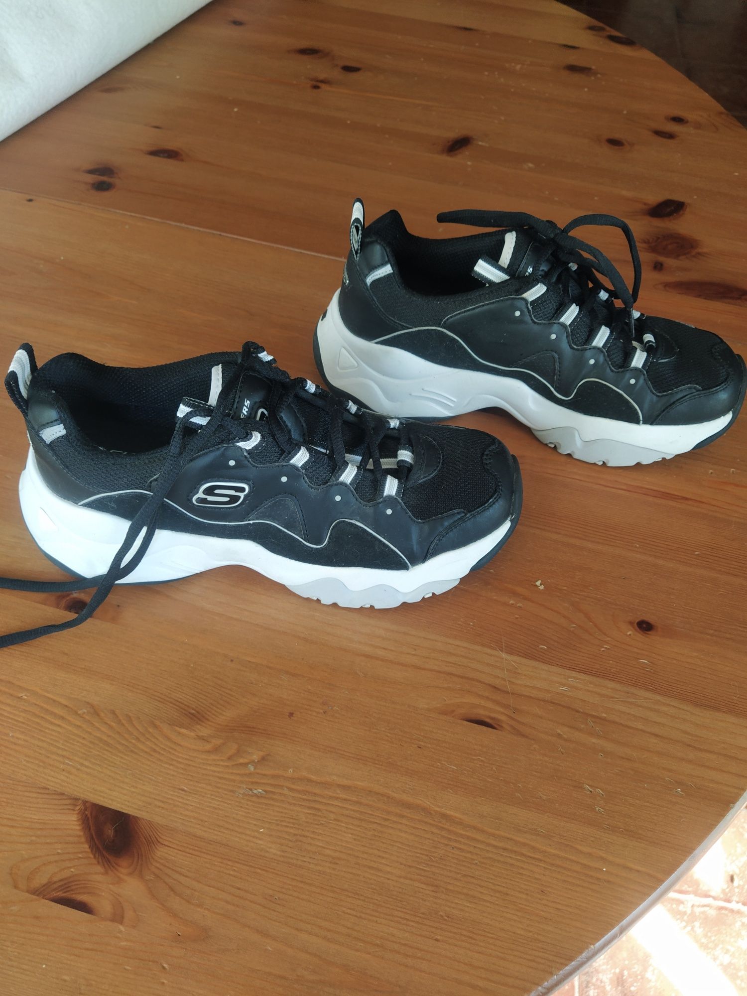 Ténis Sketchers D'Lite 38