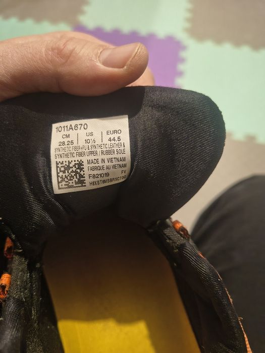 Кросівки асікс 43