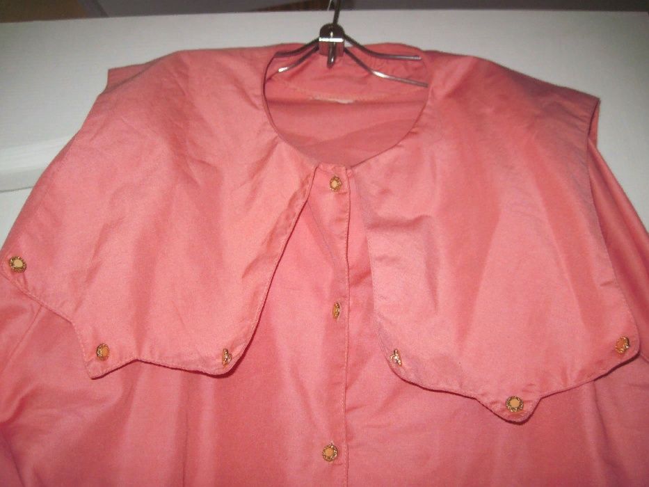 Продается блузка персикового цвета с