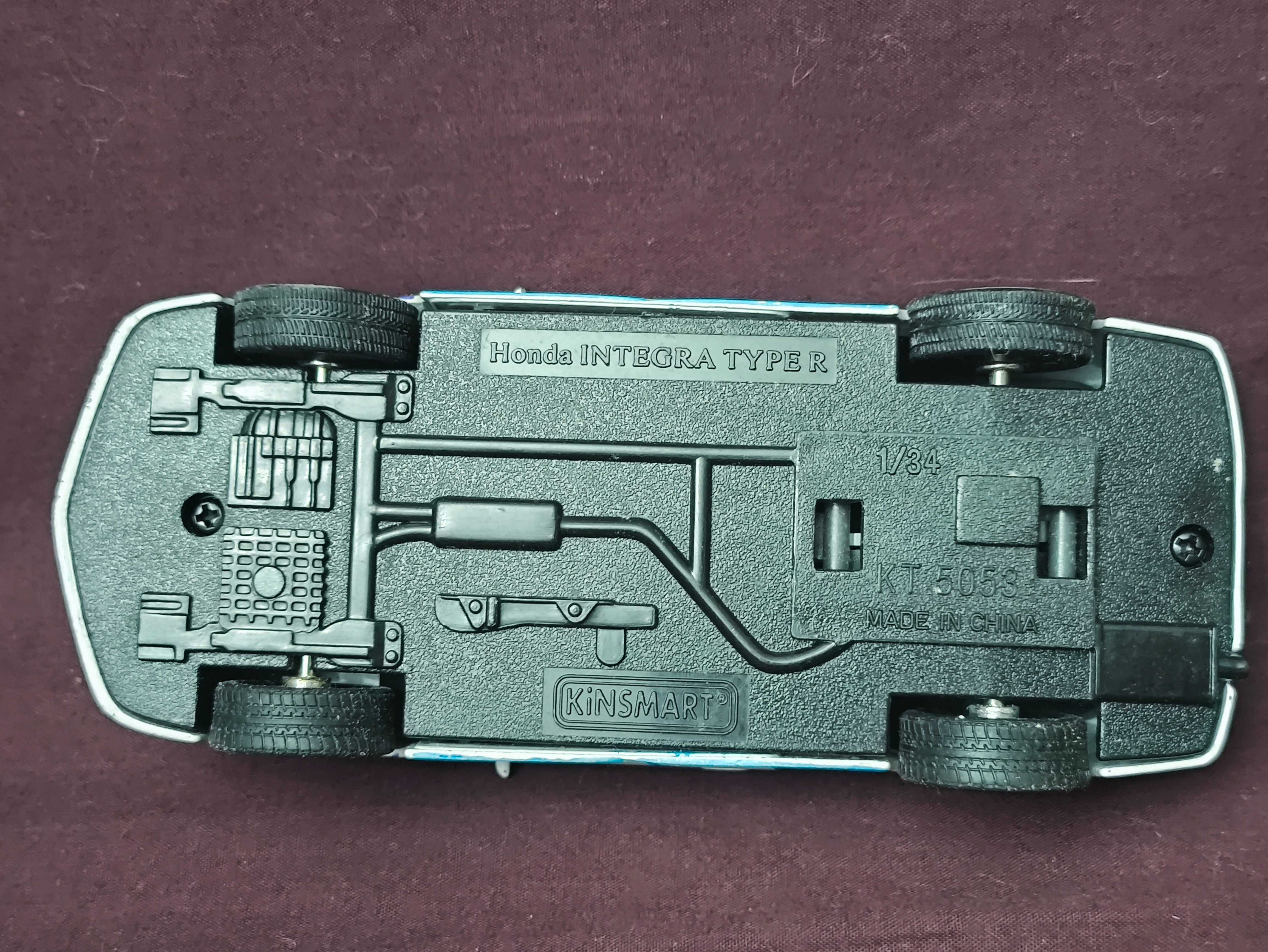 Машинка инерционная Honda INTEGRA TYPE R 1:34 Kinsmart