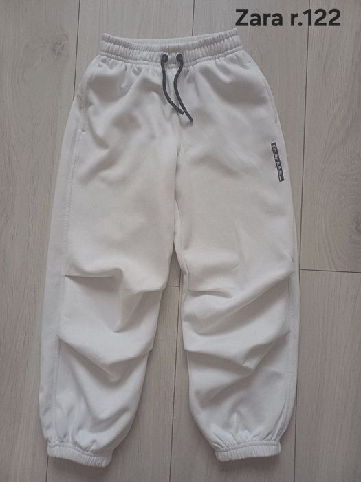 Zara r.122 spodnie dresowe