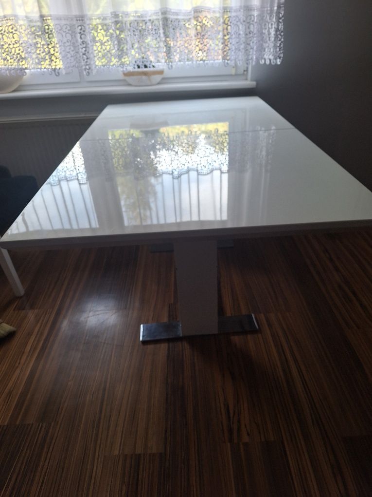 Duży stół do jadalni, salonu