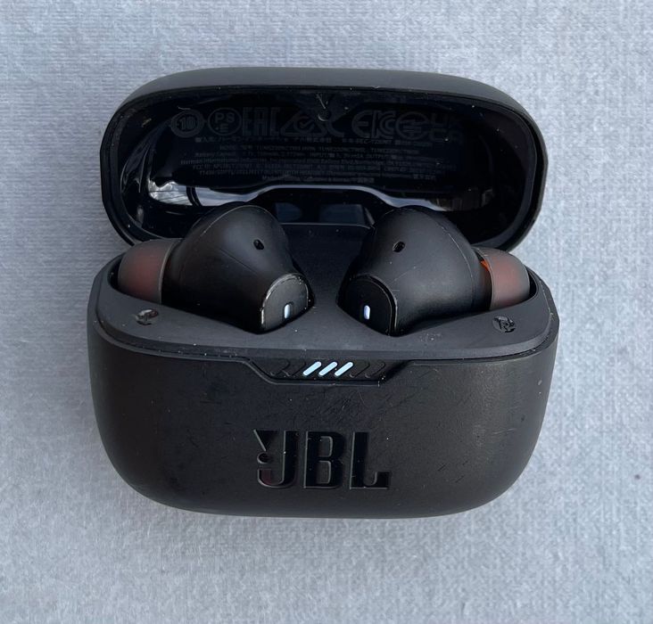 Słuchawki bezprzewodowe JBL Tune 230 TWS, z mikrofonem.