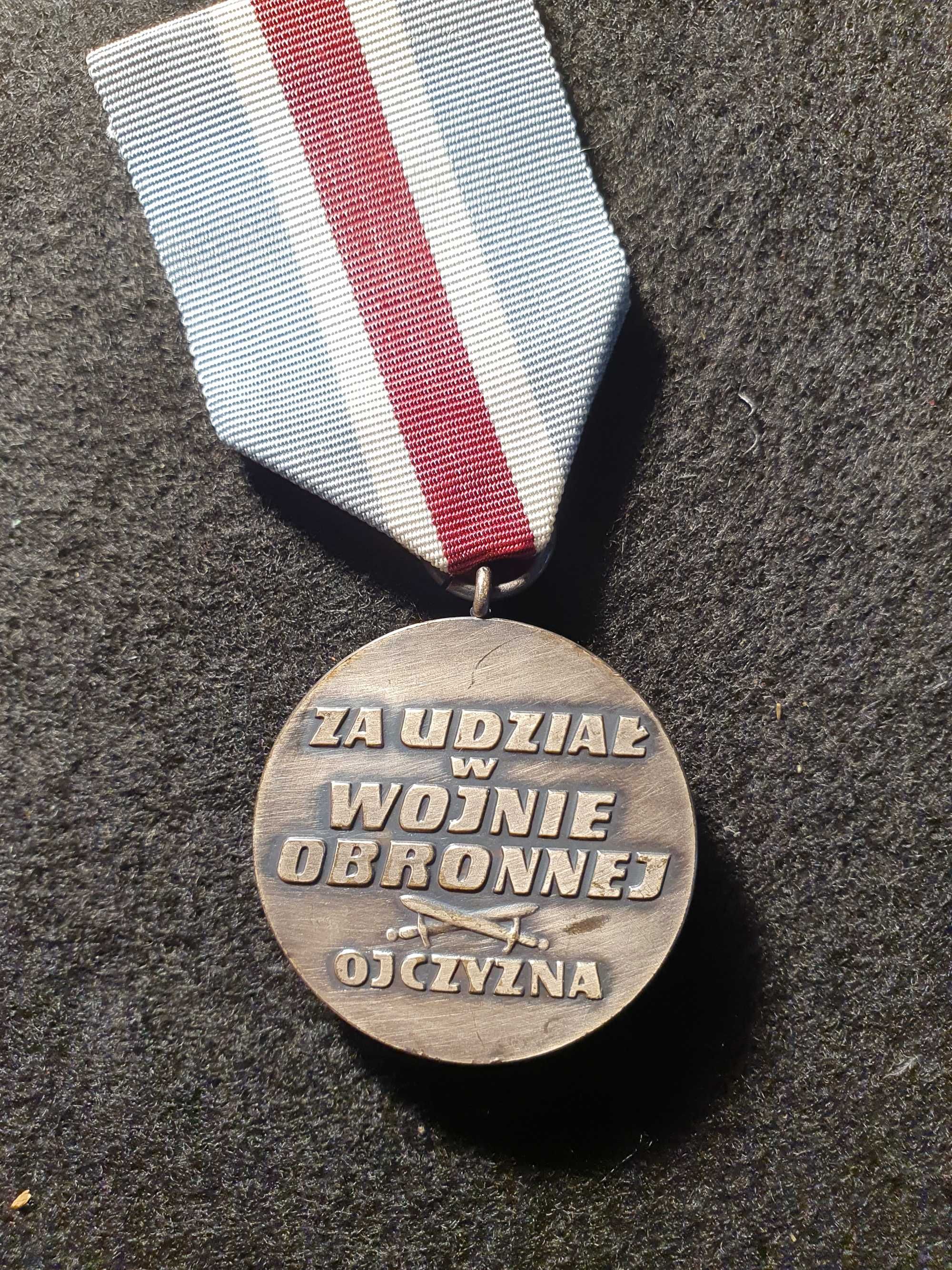 Medal za udział w wojnie obronnej 1939, odznaczenie, nadanie, pudełko