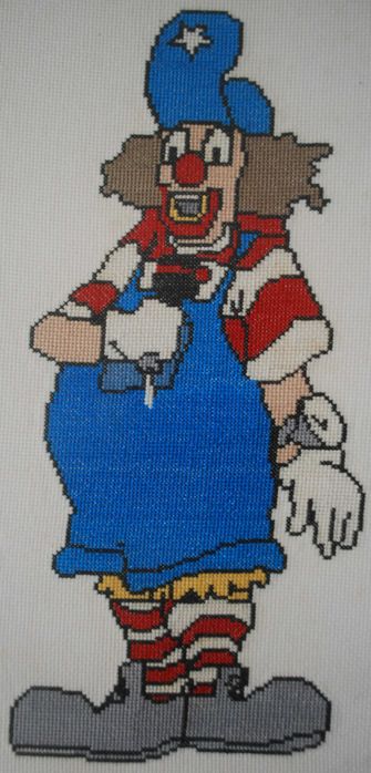 Quadro Bordado Ponto de Cruz "Palhaço" 50 cm x 30,5 cm