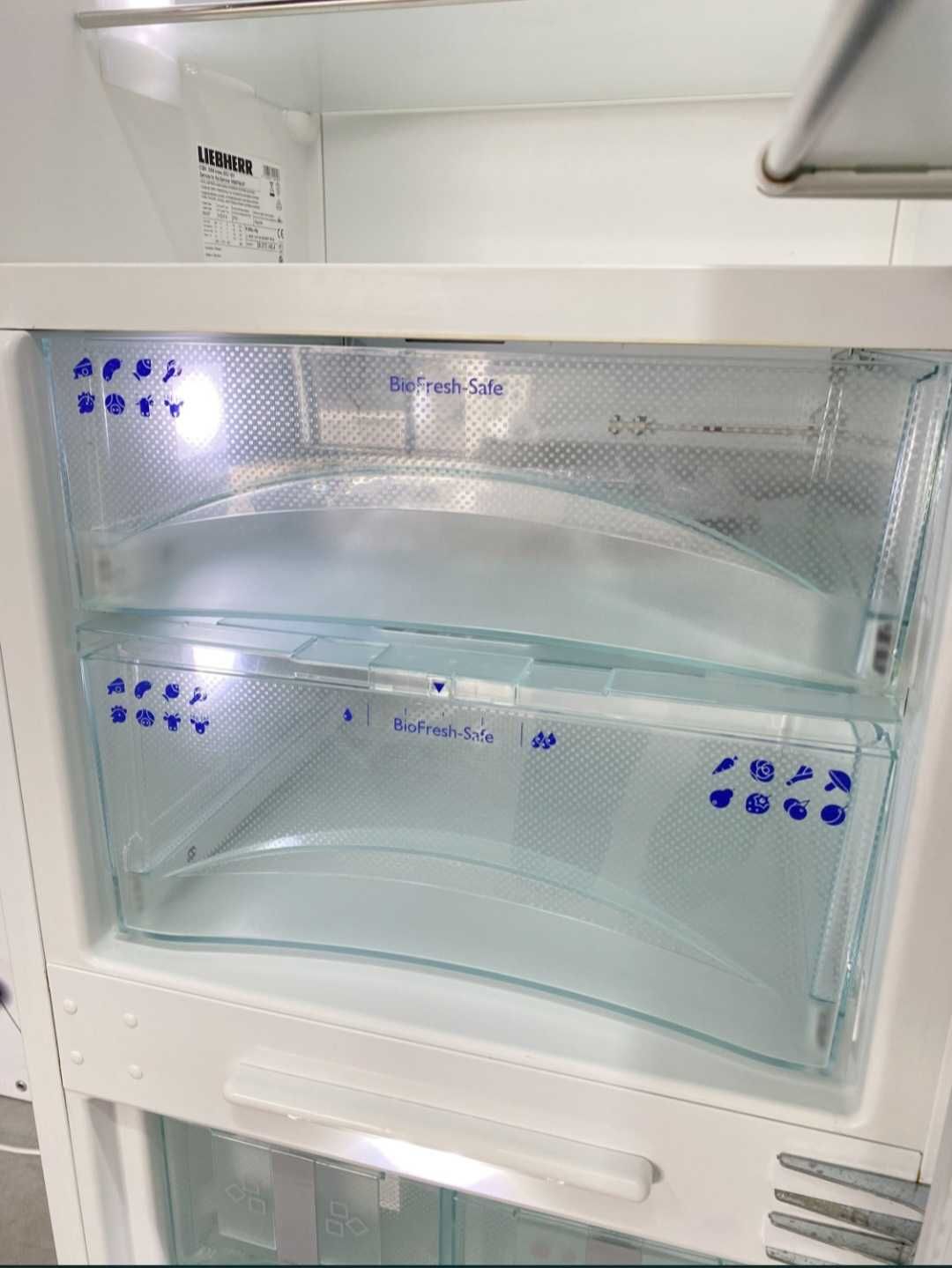 Вбудований комбінований двокамерний холодильник Liebherr ICBN 3066