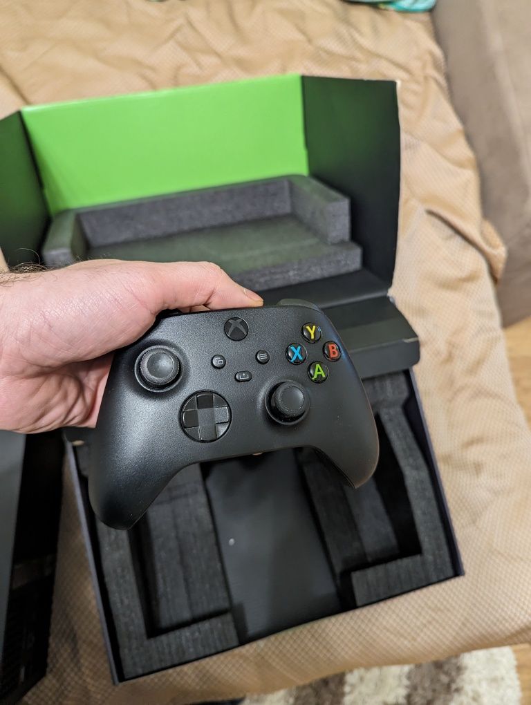 Xbox Series X в ідеальному стані