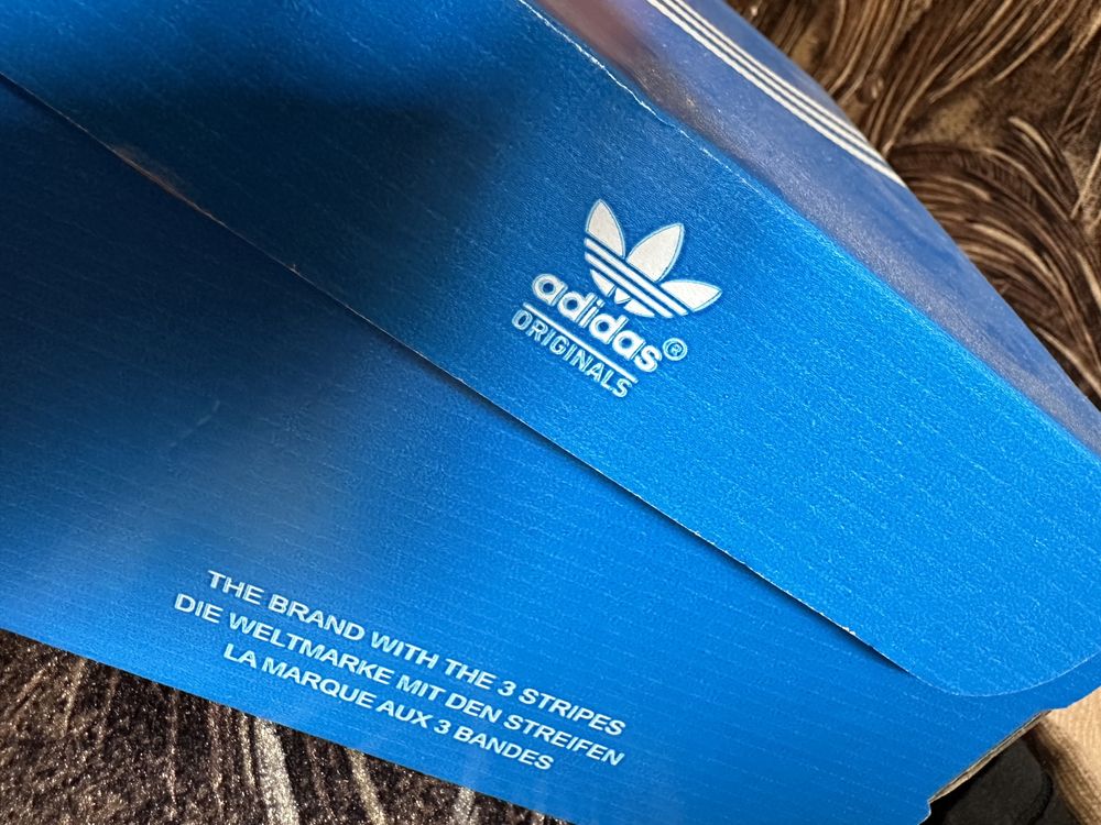 кросівки adidas original