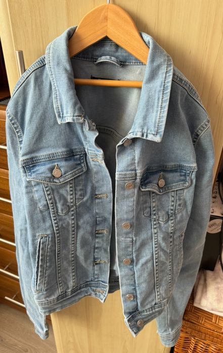 Куртка жіноча джинсова