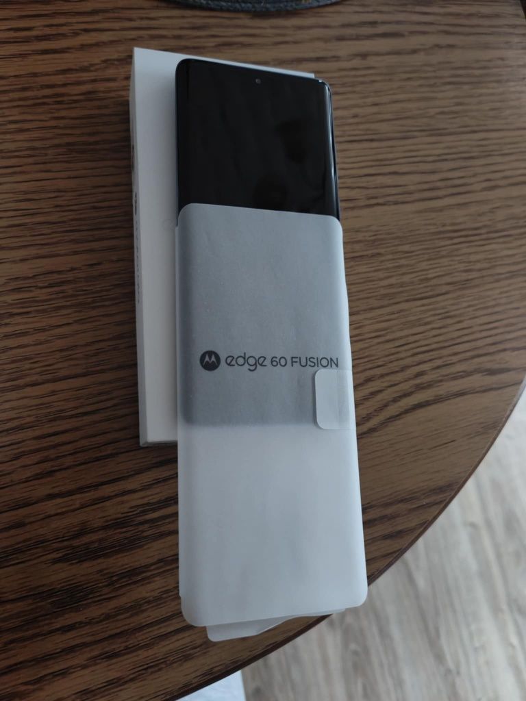 Sprzedam nowy telefon Motorola Edge 5G 60 Fusion