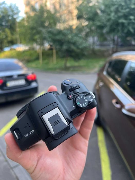 Canon EOS R50 + RF-S 18-45 IS STM