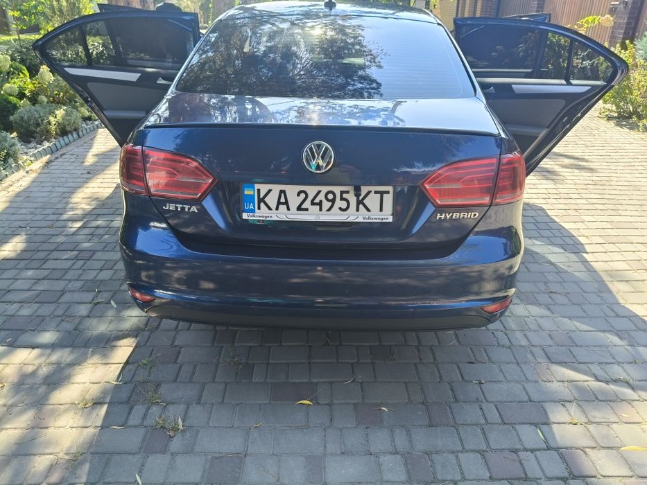 Продам VW Jetta 1.4 tsi, hybrid, 2013 года