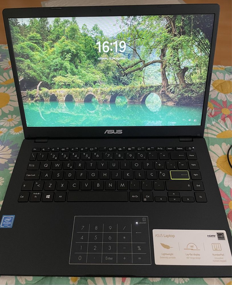 Portátil ASUS 14''